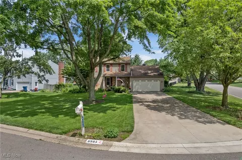 6985 Eastham Cir NW, Canton, OH 44708 photo 2
