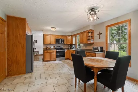 6985 Eastham Cir NW, Canton, OH 44708 photo 14