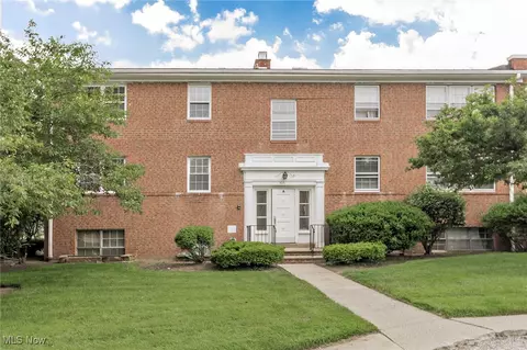 3271 Warrensville Center Rd #4A, Shaker Heights, OH 44122