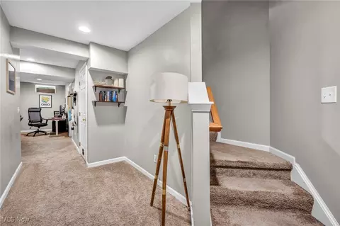 Entry Way - 103 Ledgestone Ct, Berea, OH 44017 photo 2 of 2