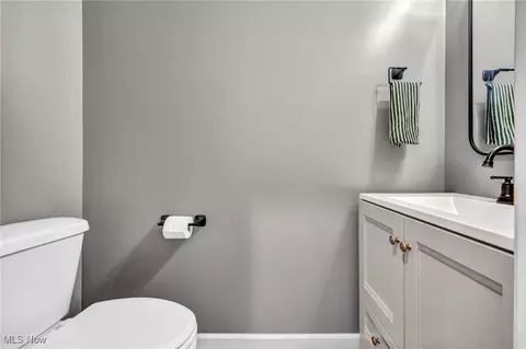 Bath - 103 Ledgestone Ct, Berea, OH 44017 photo 1 of 3