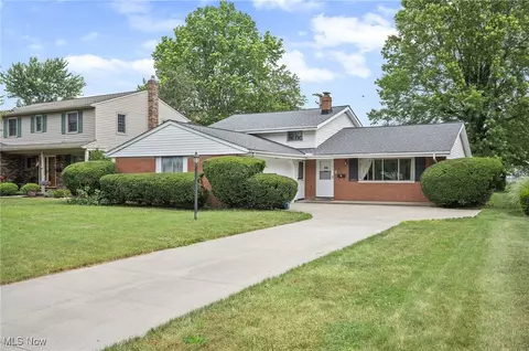 24622 Mitchell Dr, North Olmsted, OH 44070