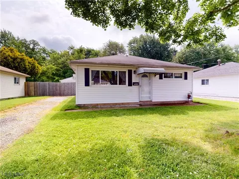 4775 Willowbrook Dr, Mentor, OH 44060