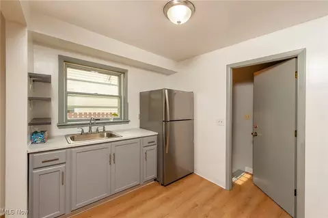 529 Cornell Ave, Elyria, OH 44035 photo 6