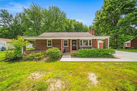 6182 Marlo Dr, Painesville, OH 44077