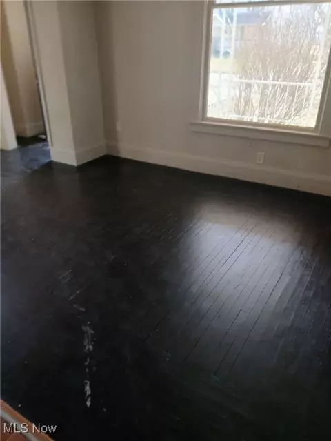 Living - 1954 Everett Ave, Youngstown, OH 44514 photo 1 of 1