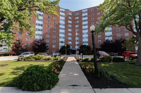 11850 Edgewater Dr # 1019, Lakewood, OH 44107