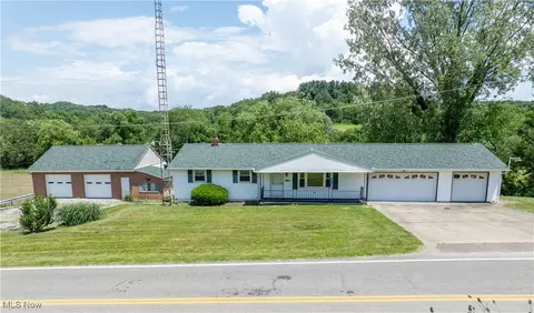 6088 Willowdale Ave SE, Waynesburg, OH 44688