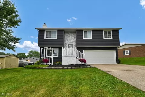 5665 Valerius St SW, Navarre, OH 44662