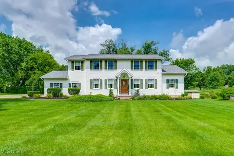 10321 Schlabach Ave NE, Hartville, OH 44632