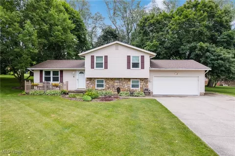 12035 Pueblo Path Ave NW, Uniontown, OH 44685