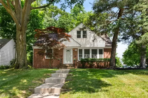 4823 Ridgebury Blvd, Lyndhurst, OH 44124