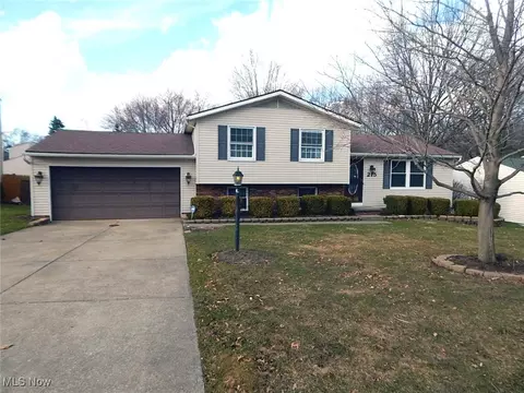215 Montview Dr, Medina, OH 44256