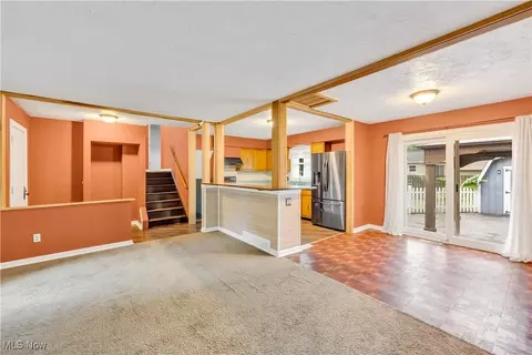 931 Howard St, Elyria, OH 44035 photo 9