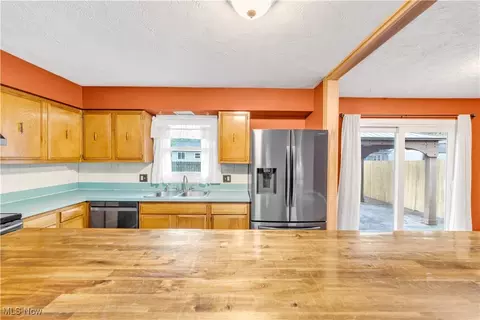 931 Howard St, Elyria, OH 44035 photo 13