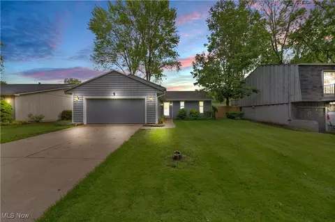 931 Howard St, Elyria, OH 44035