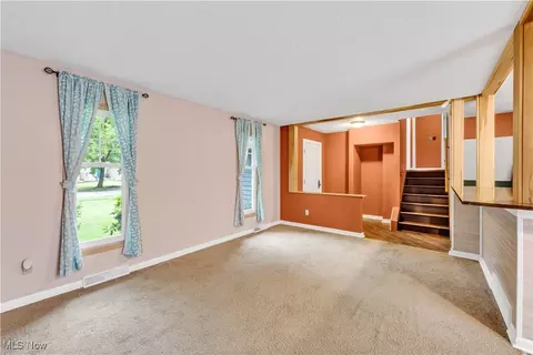 931 Howard St, Elyria, OH 44035 photo 7