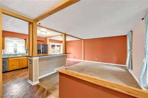 931 Howard St, Elyria, OH 44035 photo 5