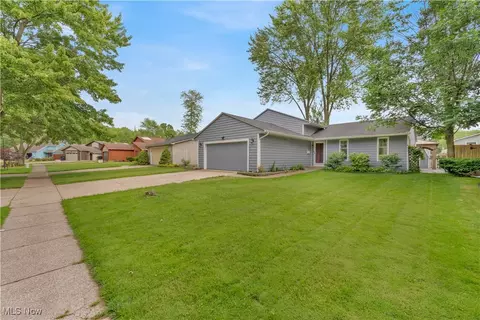 931 Howard St, Elyria, OH 44035 photo 4