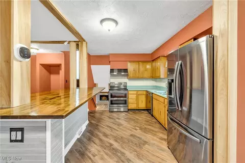 931 Howard St, Elyria, OH 44035 photo 10