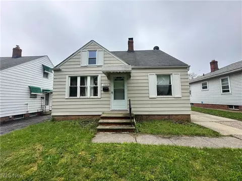 15304 Benhoff Dr, Maple Heights, OH 44137