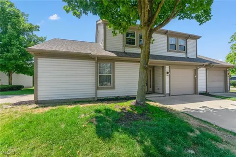 102 Waterside Ct, Columbiana, OH 44408
