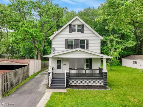749 Wellmon St, Bedford, OH 44146