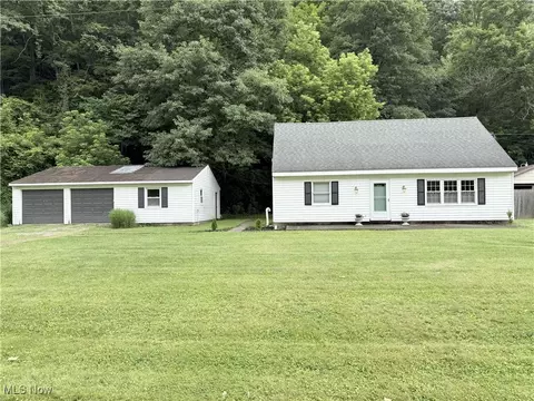 4901 Kings Creek Rd, Weirton, WV 26062