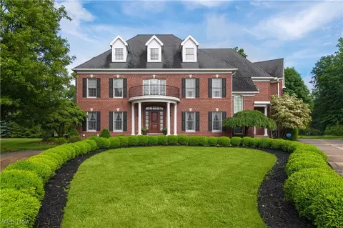 23225 Wingedfoot Dr, Westlake, OH 44145