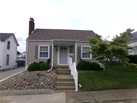 1612 Orange St, Coshocton, OH 43812