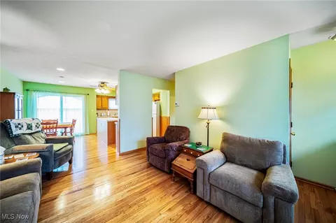 30888 Harrison Rd, Wickliffe, OH 44092 photo 6