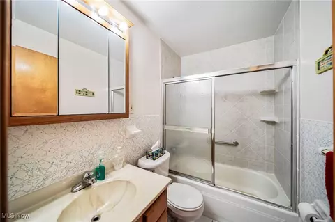 30888 Harrison Rd, Wickliffe, OH 44092 photo 14