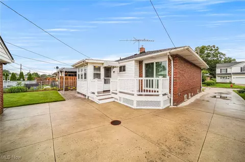 30888 Harrison Rd, Wickliffe, OH 44092 photo 4