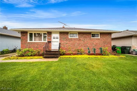 30888 Harrison Rd, Wickliffe, OH 44092