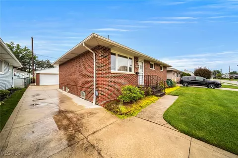 30888 Harrison Rd, Wickliffe, OH 44092 photo 3