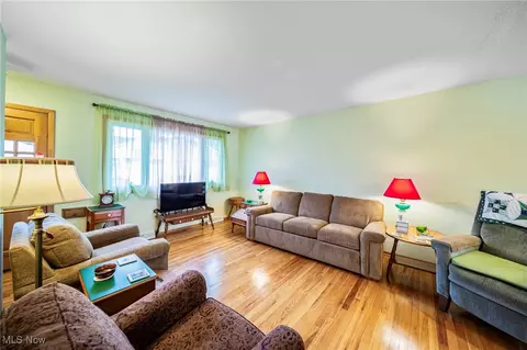30888 Harrison Rd, Wickliffe, OH 44092 photo 8