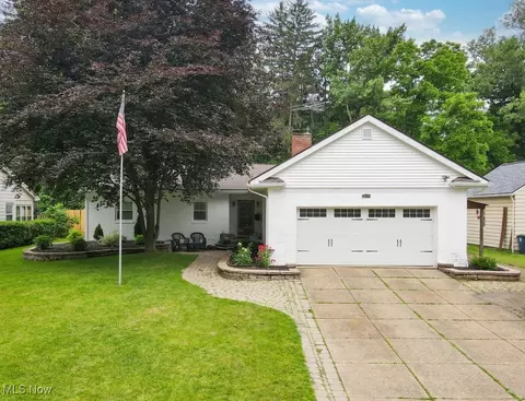 566 Oneida Ave, Akron, OH 44303