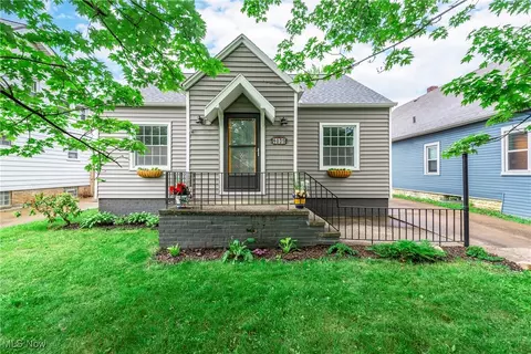 4035 W 210th St, Fairview Park, OH 44126