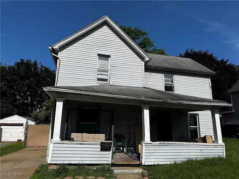 872 Keeney St, Akron, OH 44310