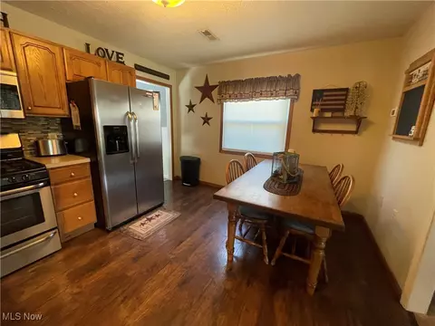 Kitchen - 538 Stanford Ave, Elyria, OH 44035 photo 2 of 2