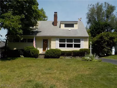 3130 Park Dr, Stow, OH 44224
