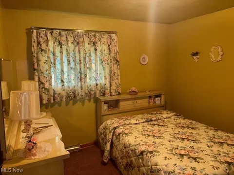 Bedroom - 1527 Difford, Niles, OH 44446 photo 2 of 4