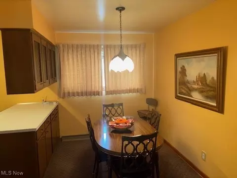 Dining - 1527 Difford, Niles, OH 44446 photo 1 of 1
