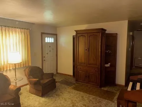 Living - 1527 Difford, Niles, OH 44446 photo 3 of 3