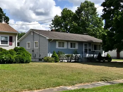 1527 Difford, Niles, OH 44446