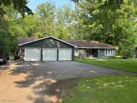 640 N Lake St, Madison, OH 44057