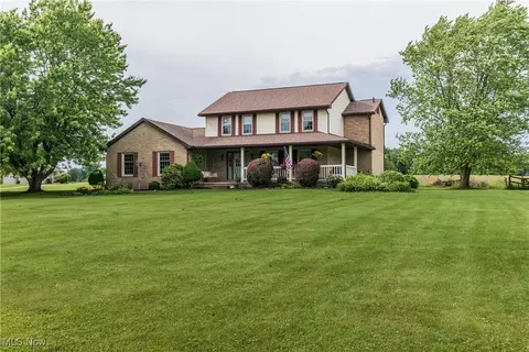 6146 Schloneger Dr, Louisville, OH 44641