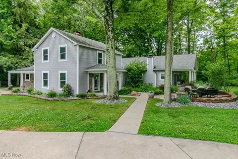 7995 Eagle Rd, Kirtland, OH 44094