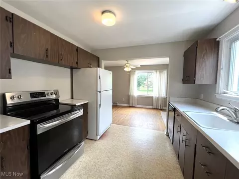 308 Valleyview Ave NW, Canton, OH 44708 photo 10