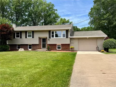 9807 Church St, Huron, OH 44839